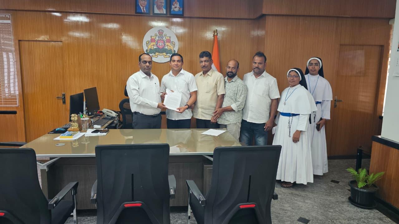 Ripponpet Parish Submits Memorandum to P